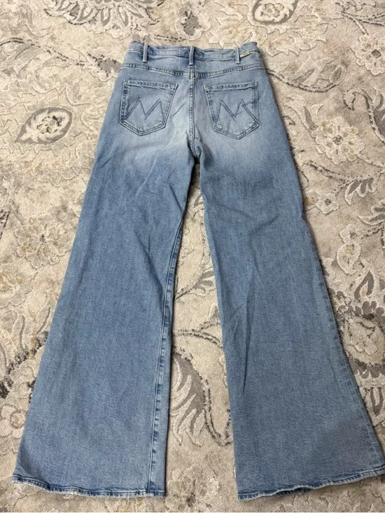 Mother The Hustler Roller Sneak Jeans in I Confess
Non Smoking/No Pets - Picture 7 of 12